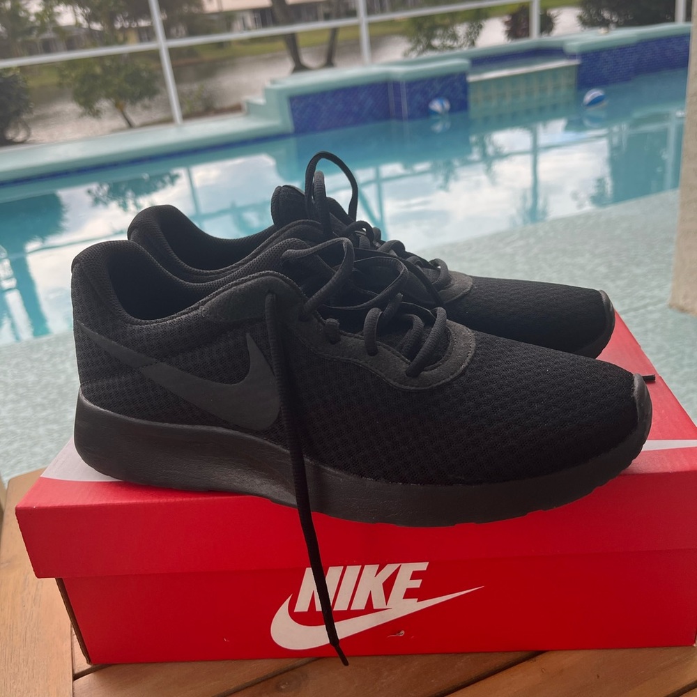 Nike work shoes